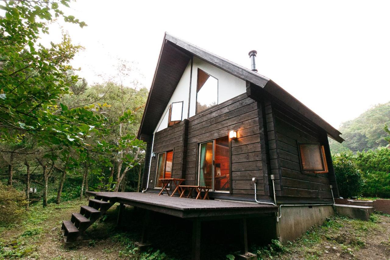 ログハウスせせらぎ Tsuru Exterior foto